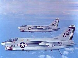 VA-27   A-7E  Formation